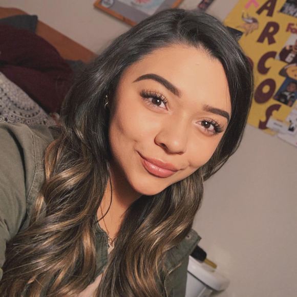 Meet your Posher, Juliana - Picture 1 of 1